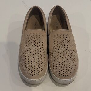 Vionic Kani Women’s Nude suede Perforated Slip-Ons size 8.5